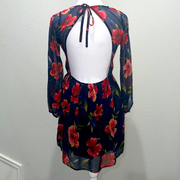 Hollister backless floral dress size XS - Picture 6 of 6